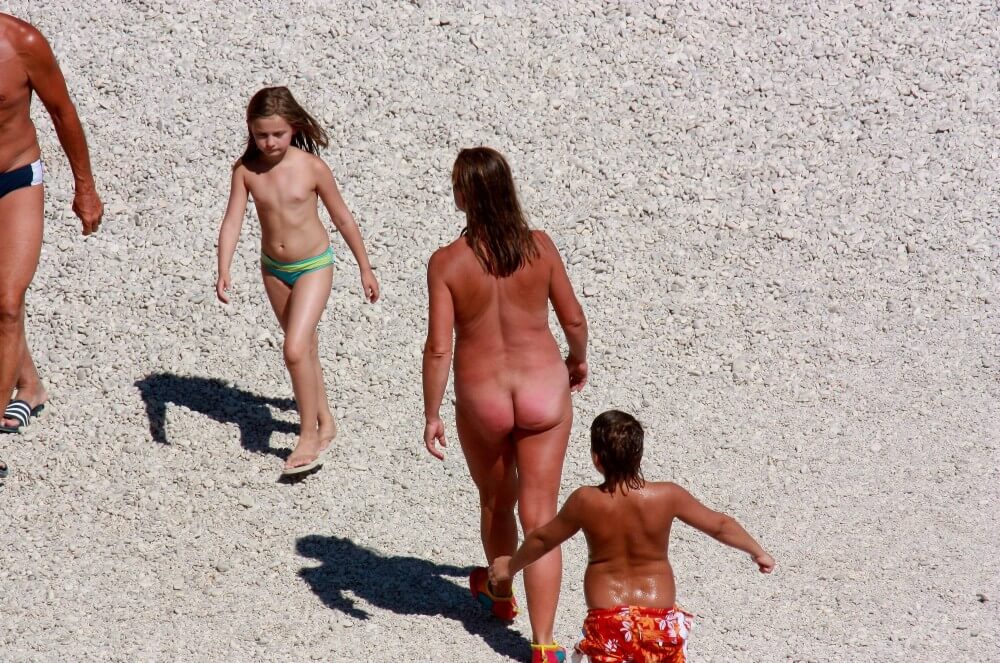 Naturism photo gallery # 8 - Naturism teaches us to accept ourselves and others without judgment