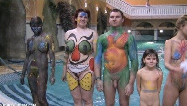 Splashing Water Zone 2 - Wearing less clothing is fashionable