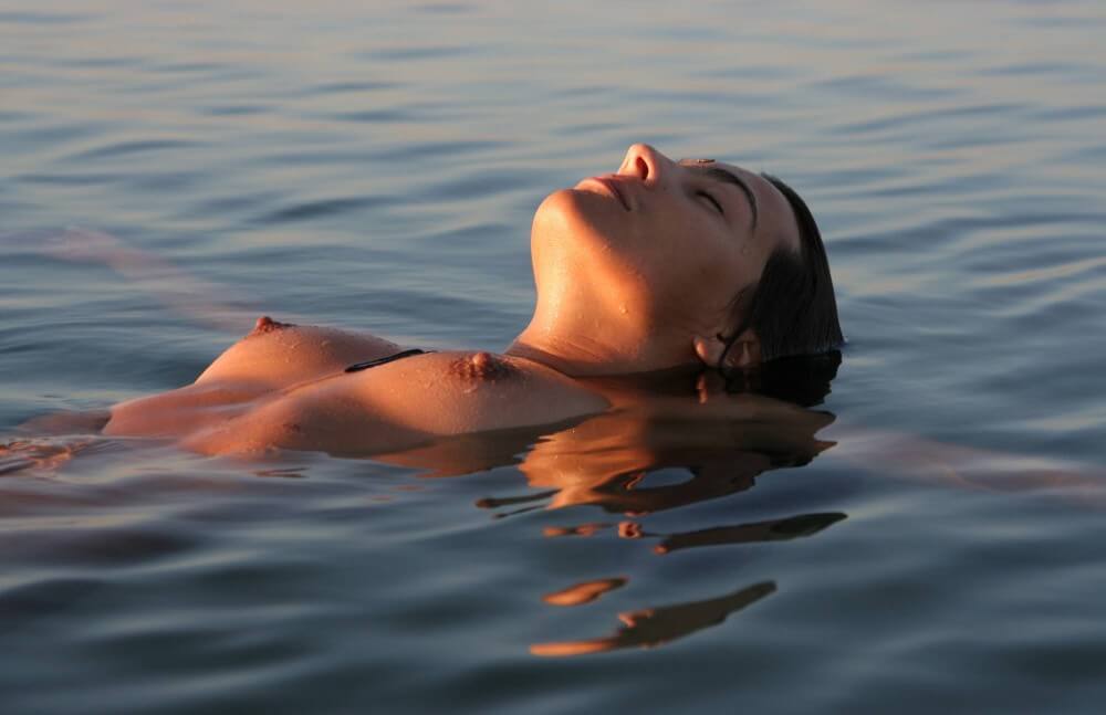 Sunlight Water to the Night pics - Sincerity and openness are the foundation of the nudist and naturist lifestyle