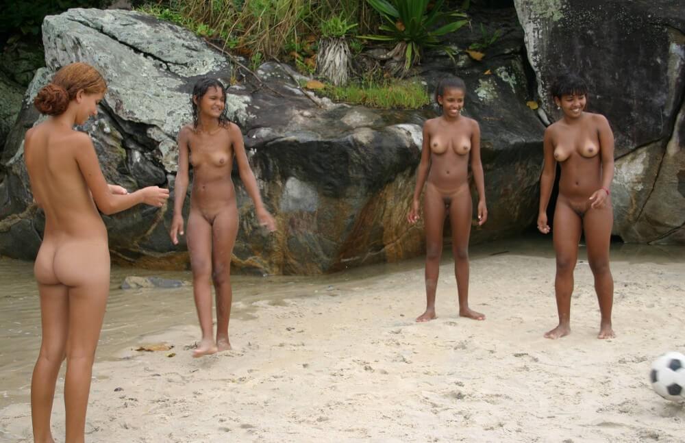 Brazilian Game Gathering gallery - Support and mutual understanding are important in the nudism movement