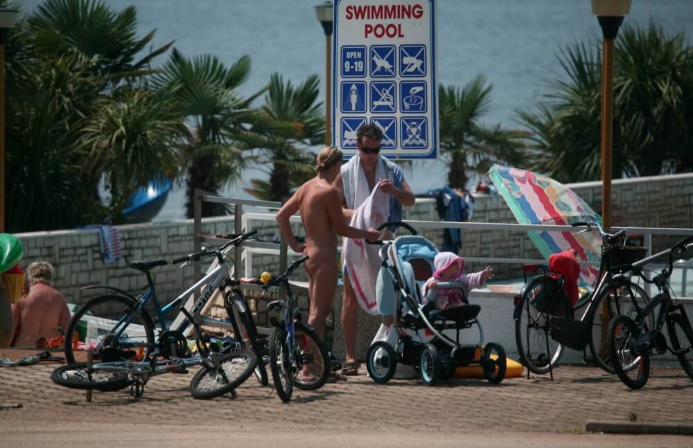 Poolside Camp Gathering pics - Naturism helps break free from body stereotypes