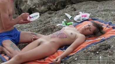 Naked body art on the beach Full HD video - Naturists live in harmony and tranquility