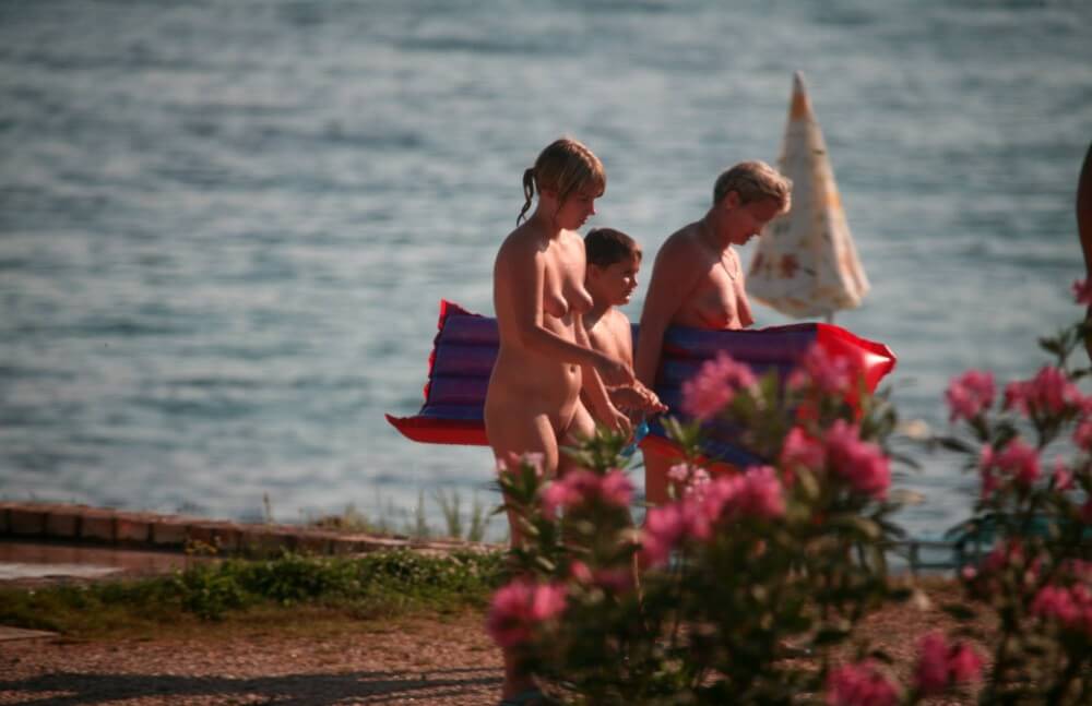 Dusk Til Dawn Showering phoros - Naturism teaches us to accept everyones differences and unique qualities without embarrassment