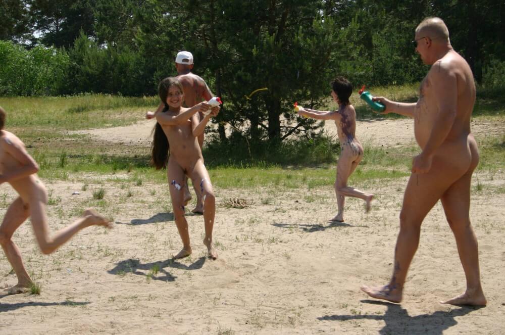 Kiev Group Painting Wild pics - Nudism is a way to improve health and boost self-esteem