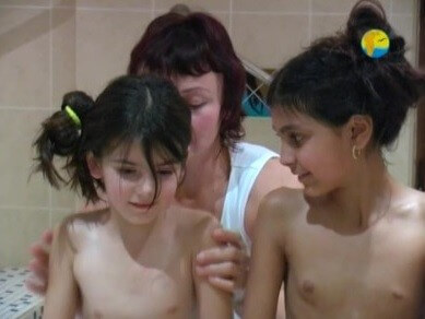 Naturist Freedom: Girls In Sauna upd - Nudism helps overcome insecurities
