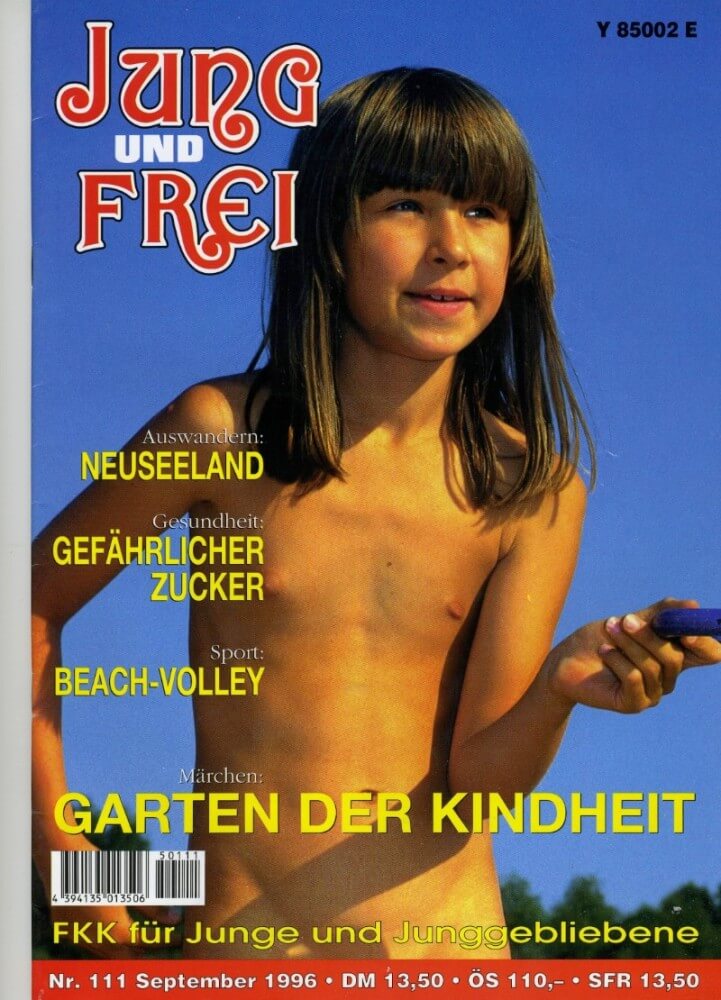 Jung und Frei Nr 111 - Taking Off Ones Clothes