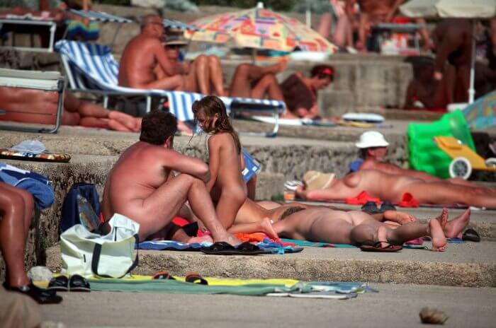 Passing Through Shores photo - The emergence of naturism is linked to the name of Soren Sorensen