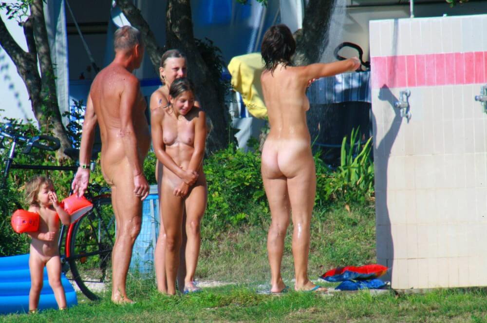 Ula FKK Water Toy pics - The Pursuit of Naturalness, Freedom, and Body Acceptance