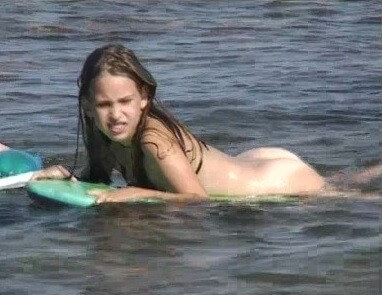 Naturistin: Julia and Hanna Am Meer - The Naked Human Body