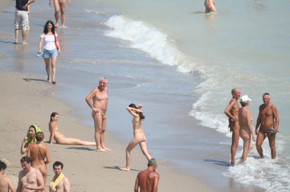 Costinesti Beach Groups pics - Being yourself is part of nudism