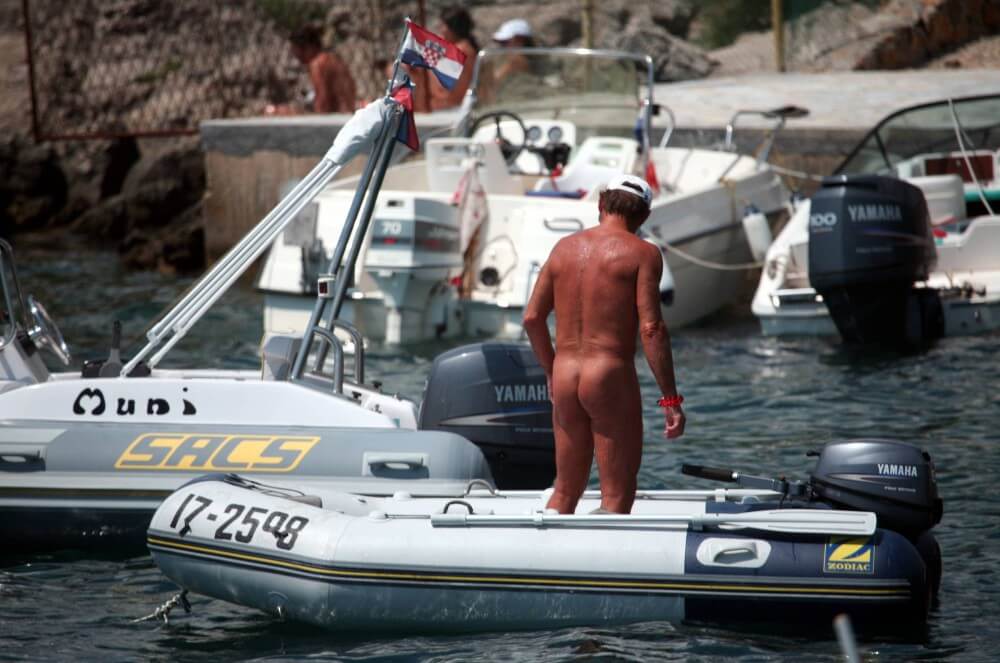 Boating and Floater Waters pics - Im also interested in naturism, but I have no experience yet