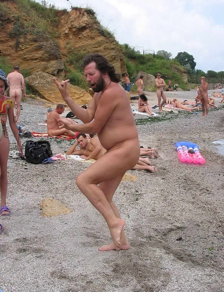 Afternoon Beach Delight pics - A naked person is asexual among nudists