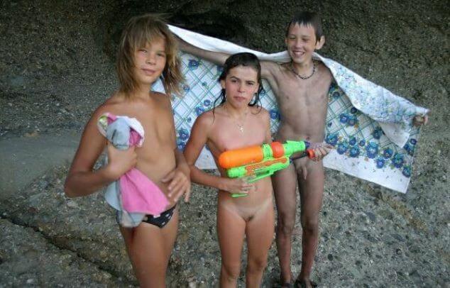 Naturism photo gallery # 33 - They value simplicity and naturalness, and encourage people not to feel self-conscious about being naked