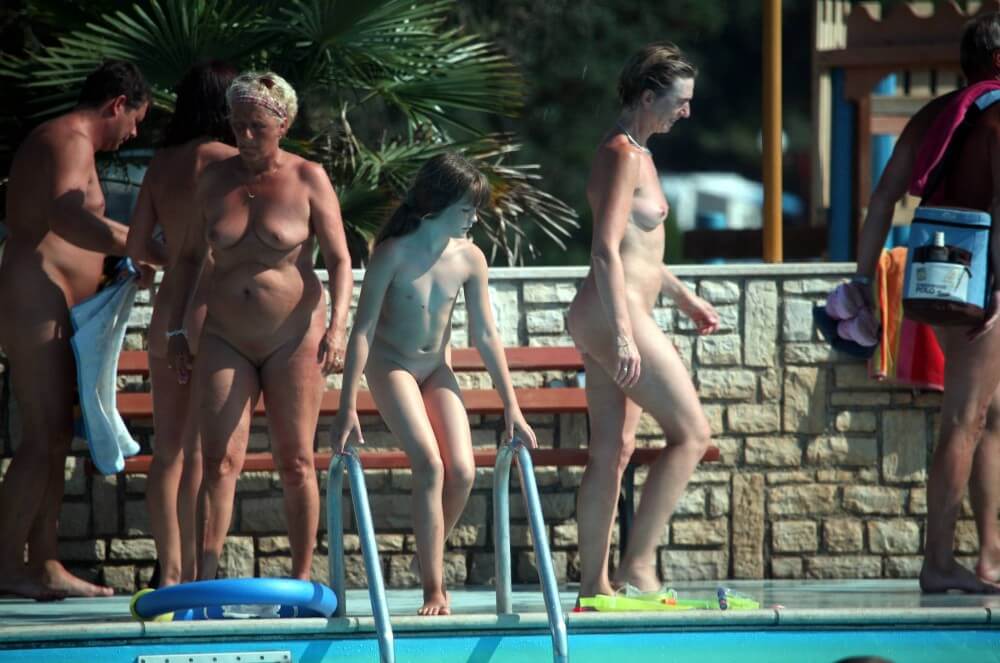 Naturist Pool Cleaning-Up pics - Types of recreation in nudist destinations