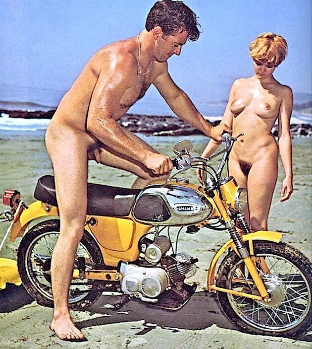 Retro naturism photo gallery - Naturists believe in themselves and their potential