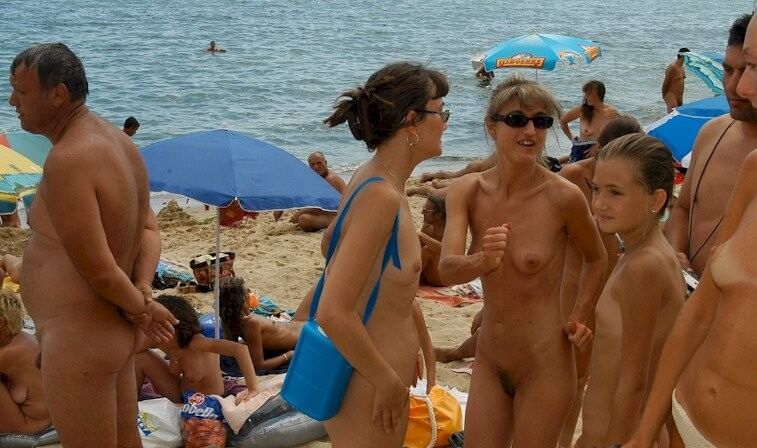 Documentary video naturism 1999 - Naturism and nudism are a path to spiritual peace