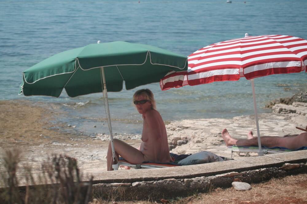 FKK Beachline Front pics - Where nudism is commonplace