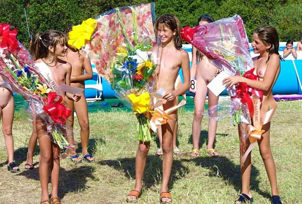 Nudism photo gallery # 2 - Active naturists on vacation