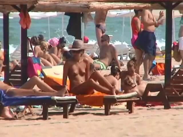 Beaches of solar Bulgaria - Nudism helps strengthen friendships