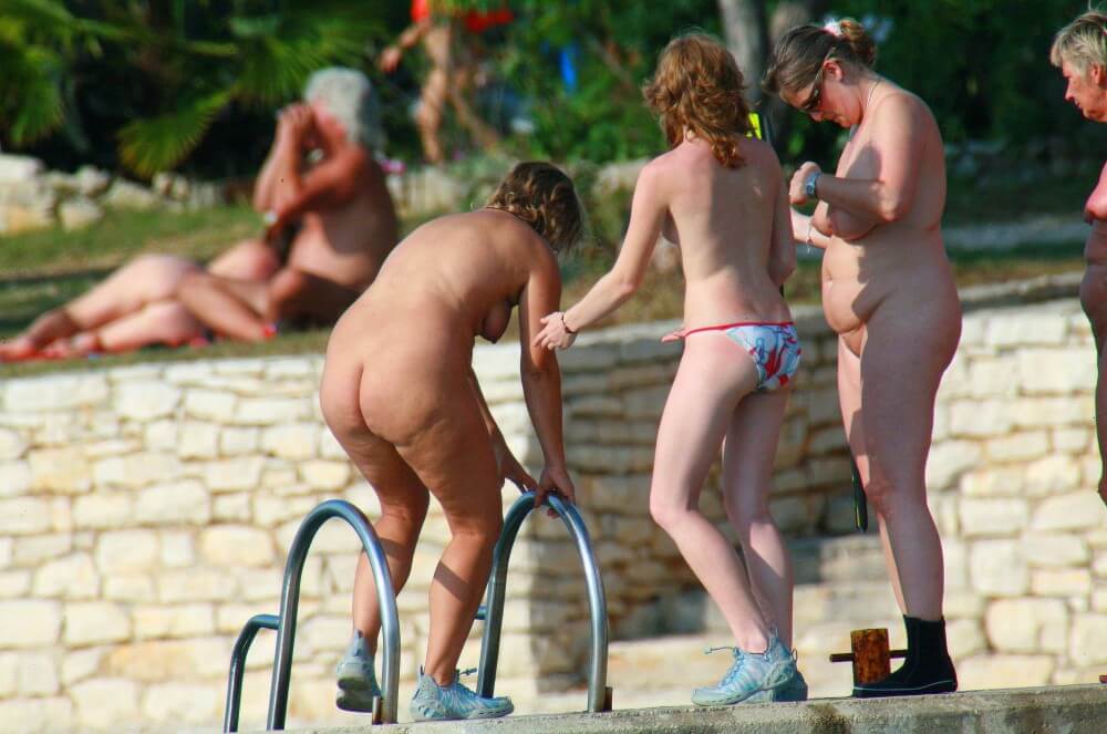 Ula FKK Exploration Family pics - Living in harmony and tranquility is the goal of naturists