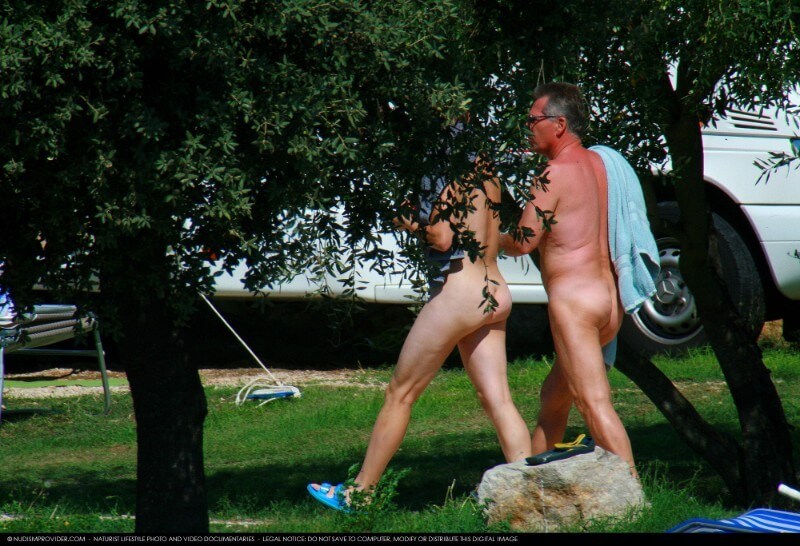 A Quick Swim In The Lake-Avilia Big gallery - A naturist values sincerity, as well as honesty and openness