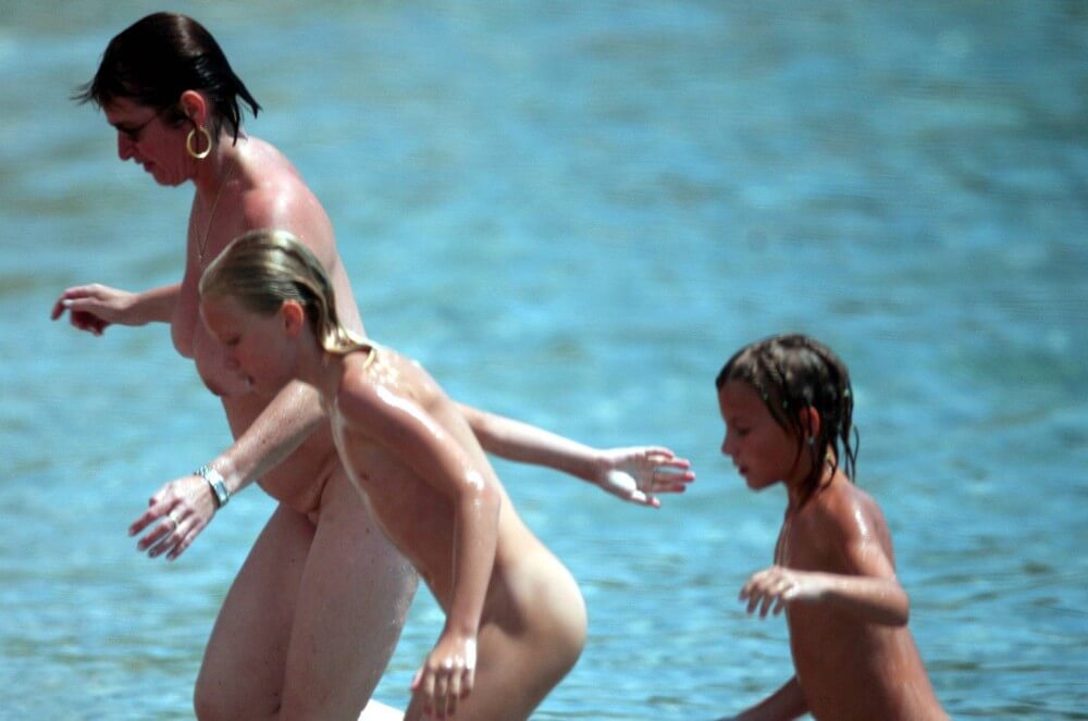 Running From the Waters pics - Events with completely naked people