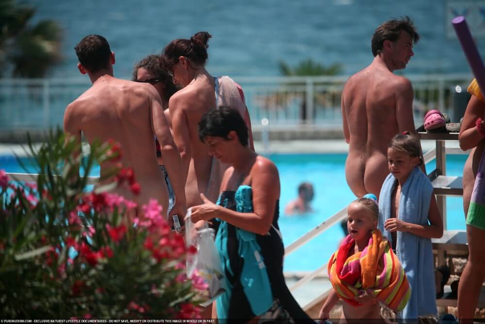 Naturism photo gallery # 66 - Nudity helps you feel free